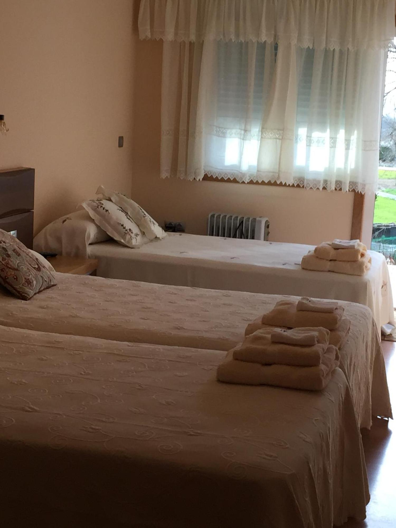 Hotel Santa Cruz مونتاوُس الغرفة الصورة