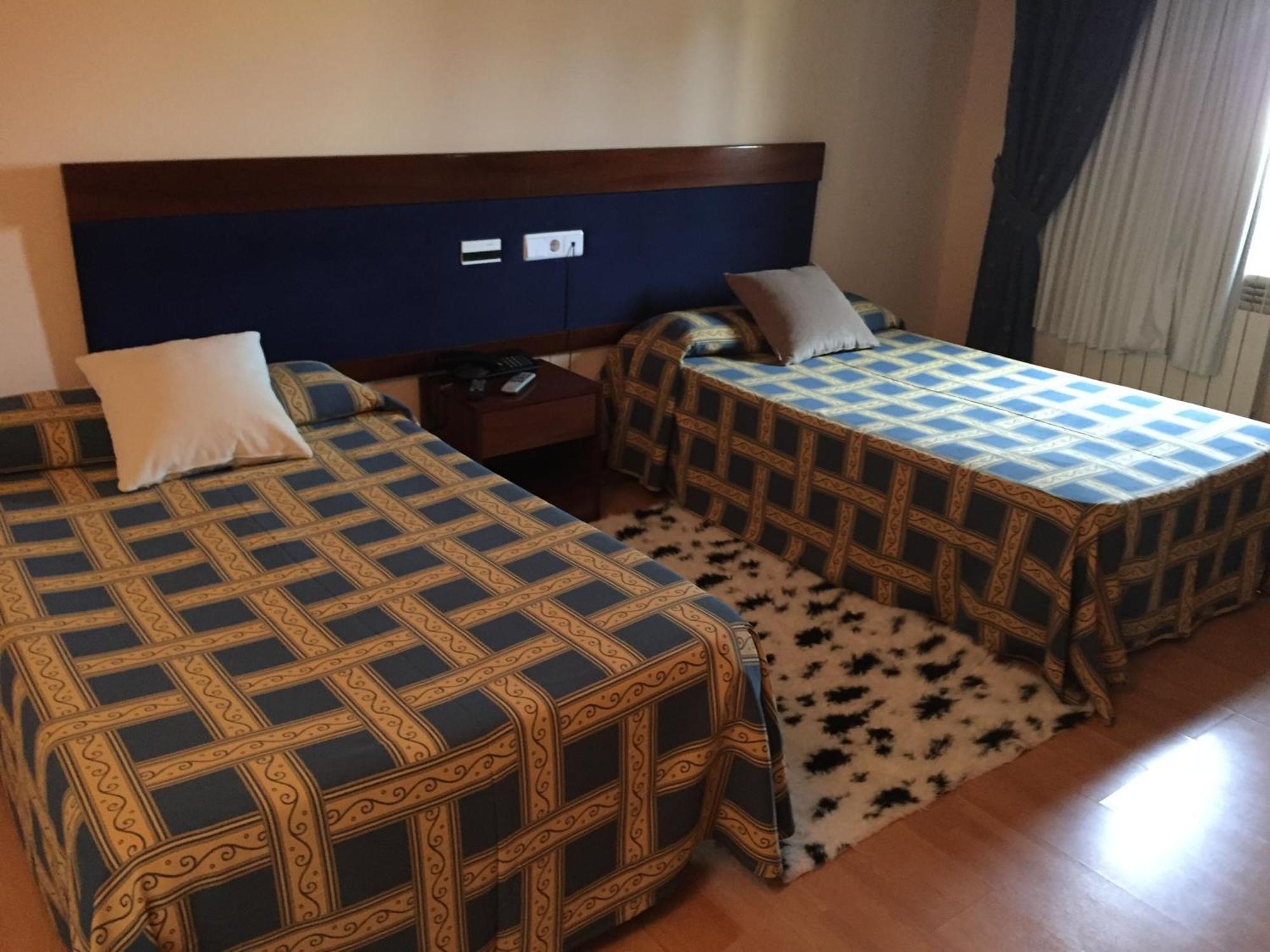Hotel Santa Cruz مونتاوُس الغرفة الصورة