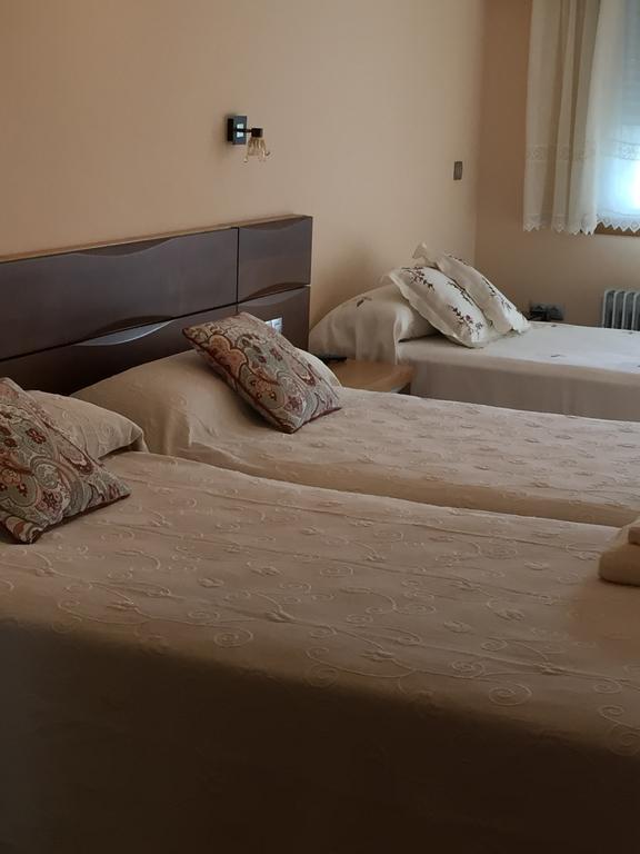 Hotel Santa Cruz مونتاوُس الغرفة الصورة